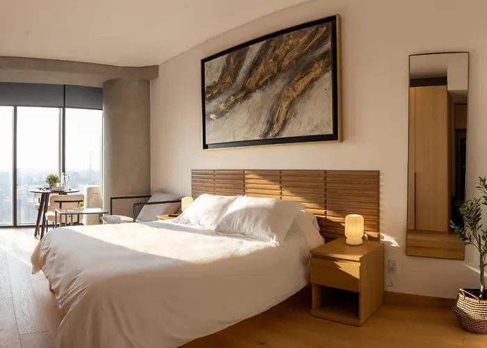 Master At Tower With Rooftop Pool, Gym And Skyline Views Apartment *