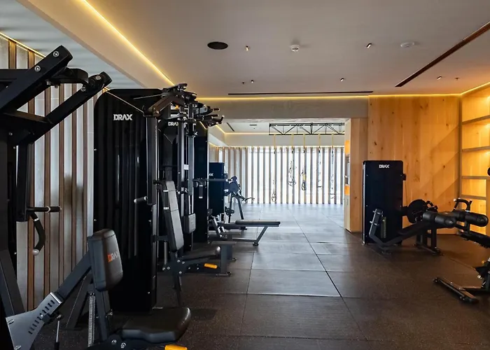 Master At Tower With Rooftop Pool, Gym And Skyline Views Apartment *