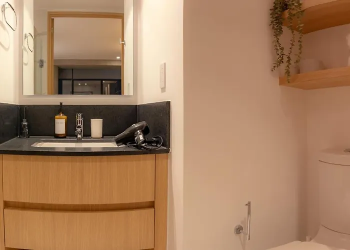 Master At Tower With Rooftop Pool, Gym And Skyline Views Apartment *
